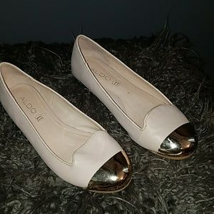 Aldo Pale Pink and Gold Toe Flats